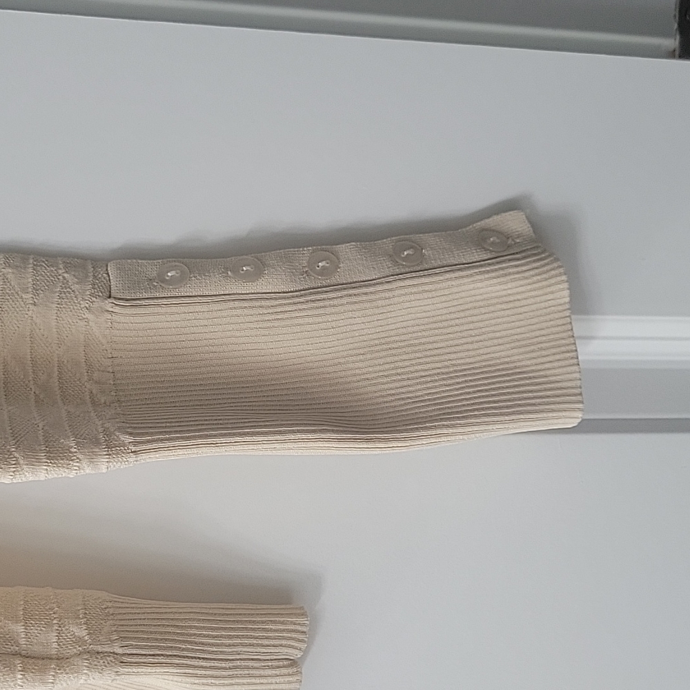 Geometric Design Sweater - Picture 4 of 5